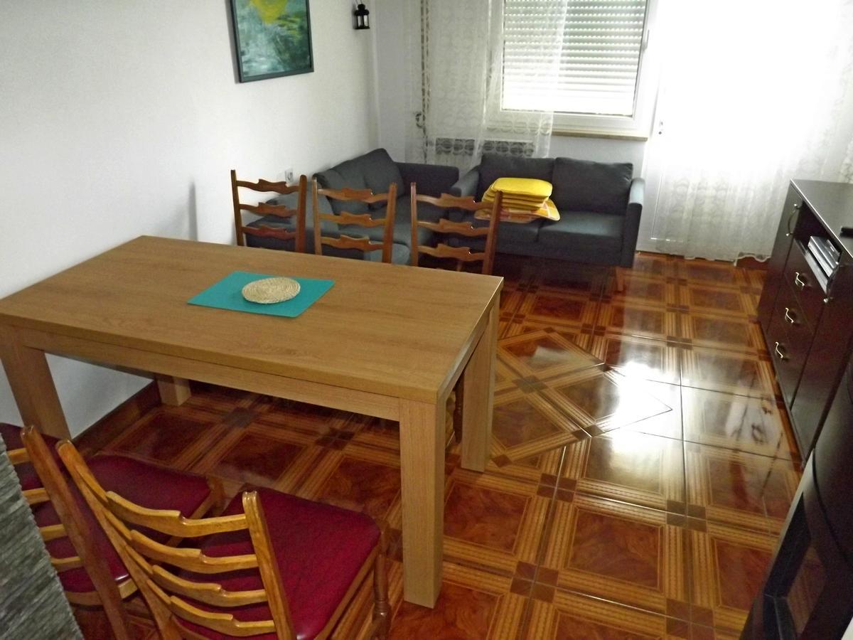Apartments Maricic 200 Meters From The Beach Novi Vinodolski Extérieur photo