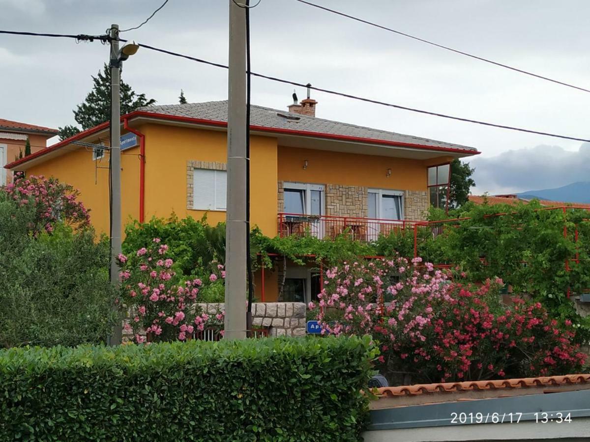 Apartments Maricic 200 Meters From The Beach Novi Vinodolski Extérieur photo