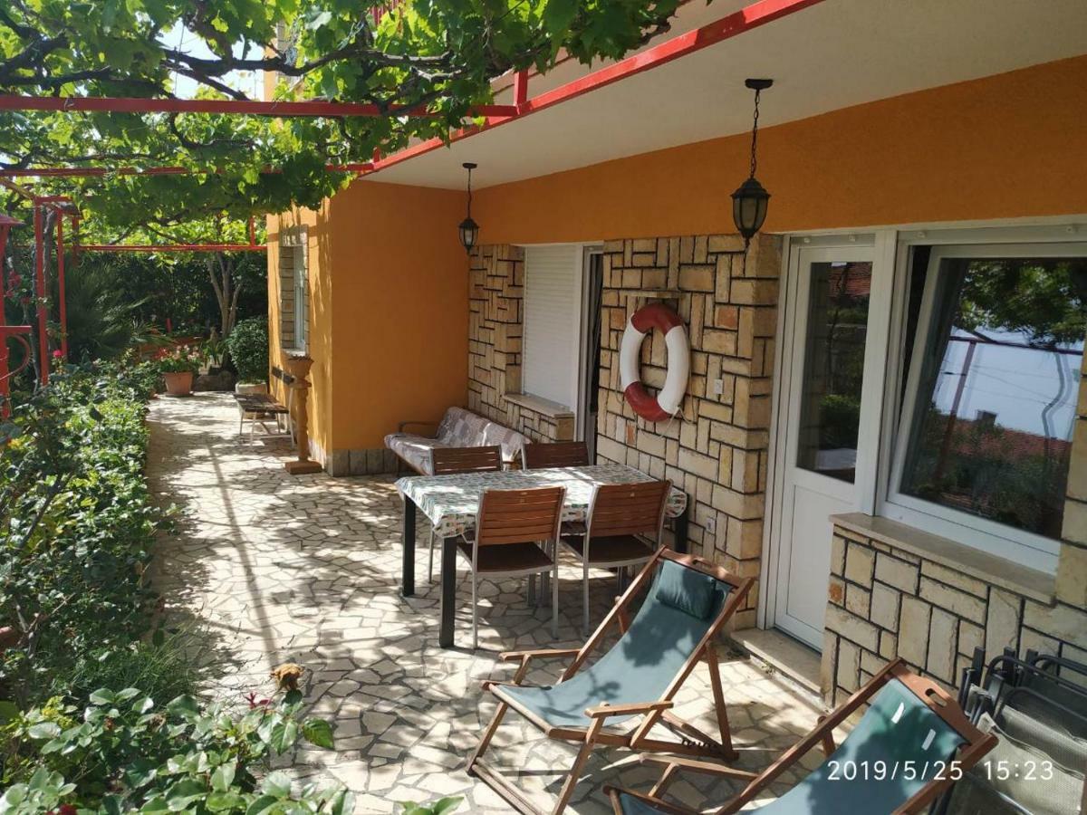 Apartments Maricic 200 Meters From The Beach Novi Vinodolski Extérieur photo