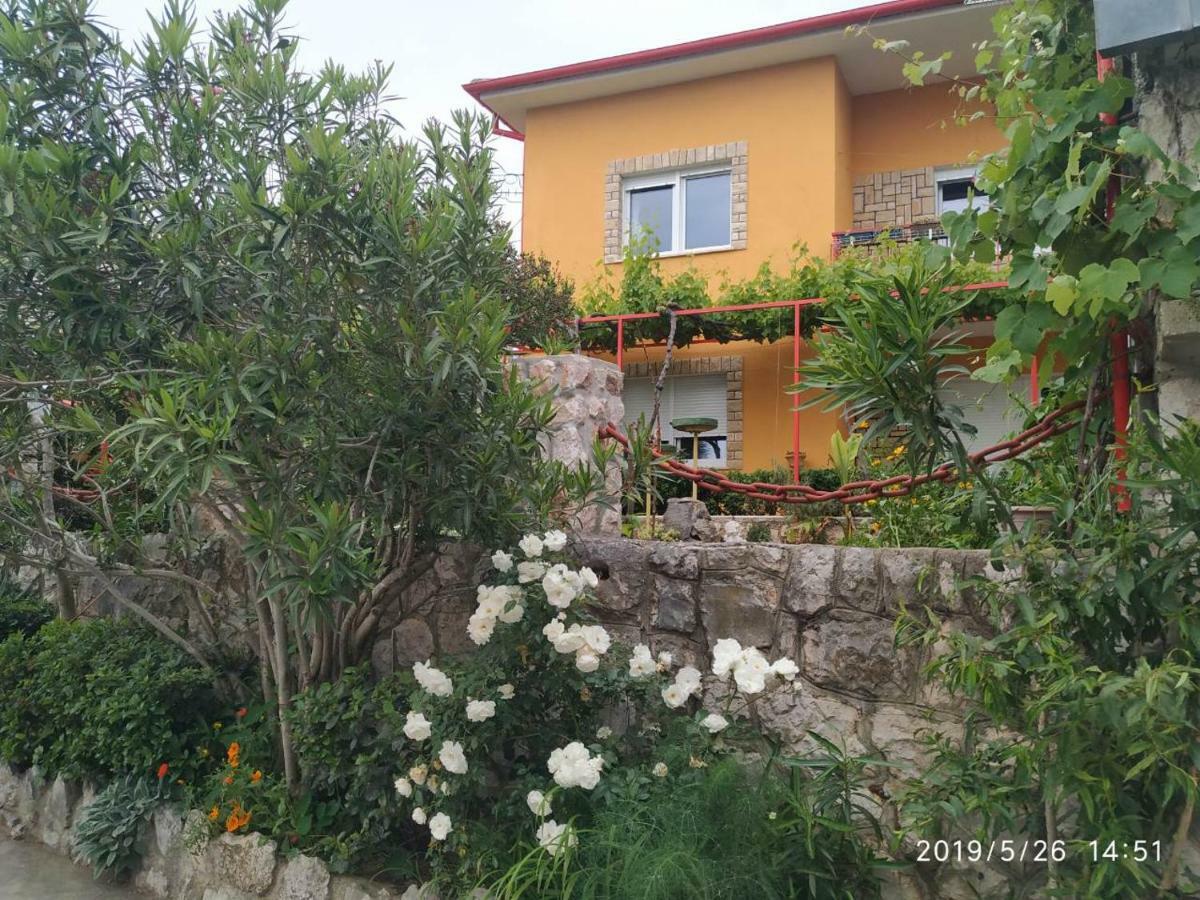 Apartments Maricic 200 Meters From The Beach Novi Vinodolski Extérieur photo