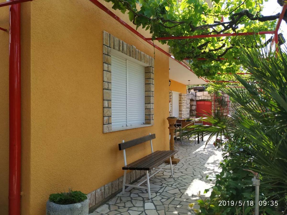 Apartments Maricic 200 Meters From The Beach Novi Vinodolski Extérieur photo