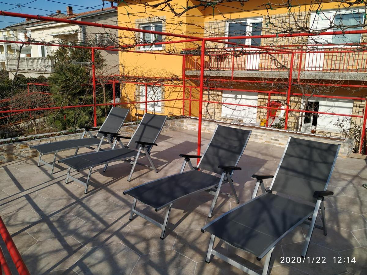 Apartments Maricic 200 Meters From The Beach Novi Vinodolski Extérieur photo