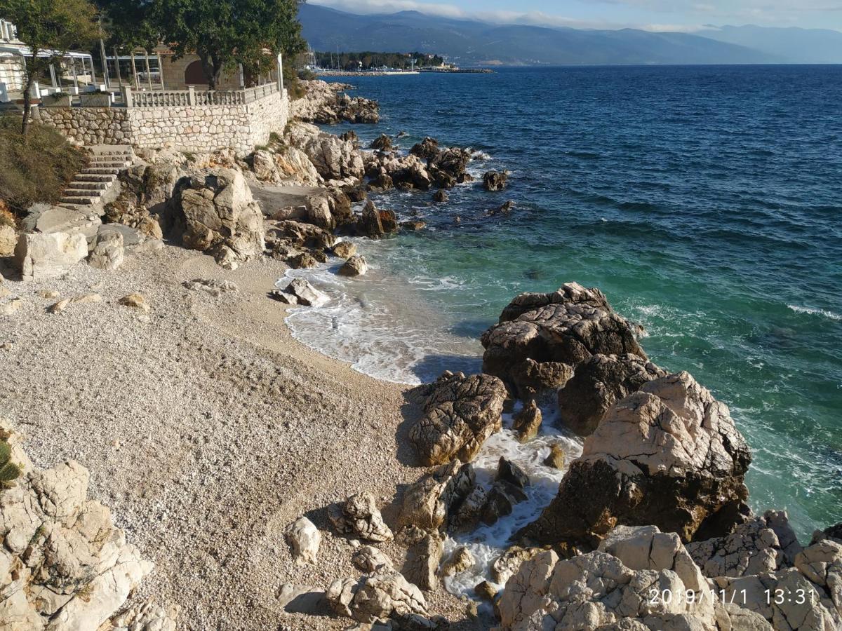 Apartments Maricic 200 Meters From The Beach Novi Vinodolski Extérieur photo