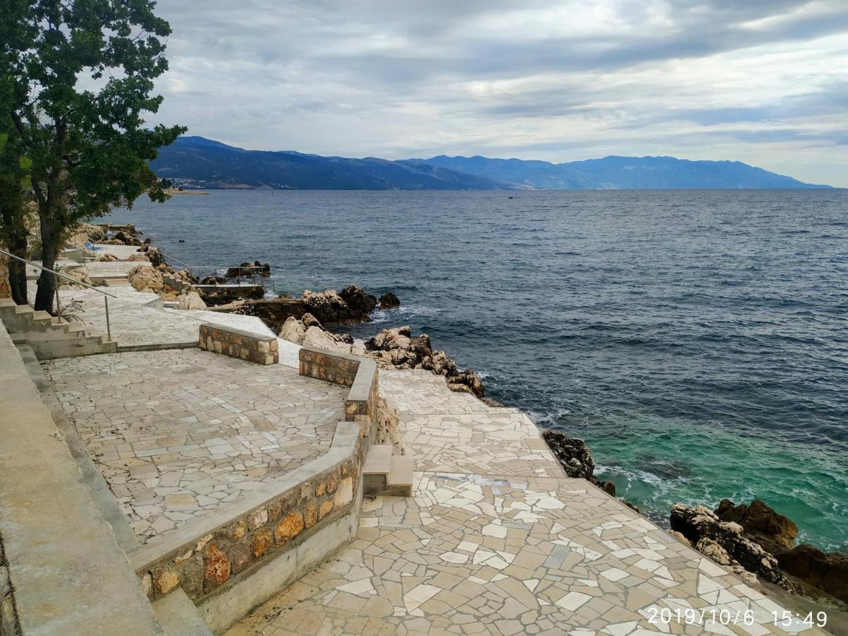 Apartments Maricic 200 Meters From The Beach Novi Vinodolski Extérieur photo