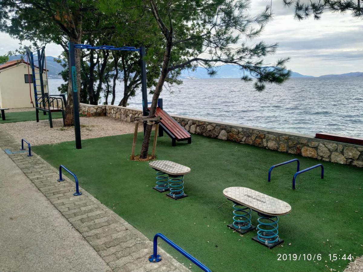 Apartments Maricic 200 Meters From The Beach Novi Vinodolski Extérieur photo