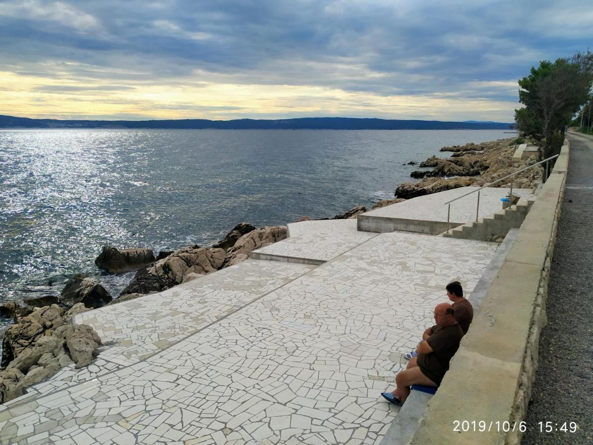 Apartments Maricic 200 Meters From The Beach Novi Vinodolski Extérieur photo