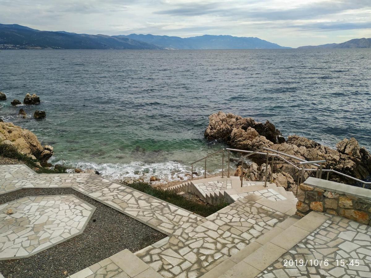 Apartments Maricic 200 Meters From The Beach Novi Vinodolski Extérieur photo